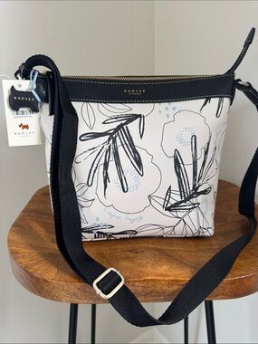 RADLEY LONDON NWT Black, White & Light Blue Floral Shoulder/Crossbody Bag